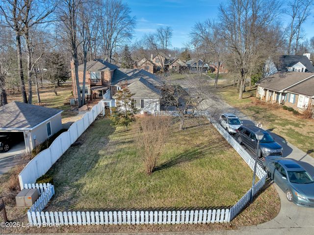 10310 Amberwell Park Rd, Louisville, KY 40241