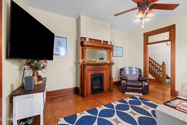 989 E Dumplin Valley Road, Jefferson City, TN 37760