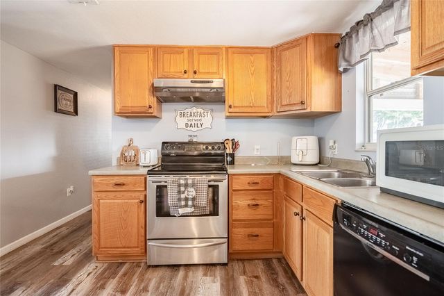729 E LAKE AVENUE, Eagle Lake, FL 33839