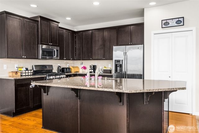1112 27th Street NW, Puyallup, WA 98371