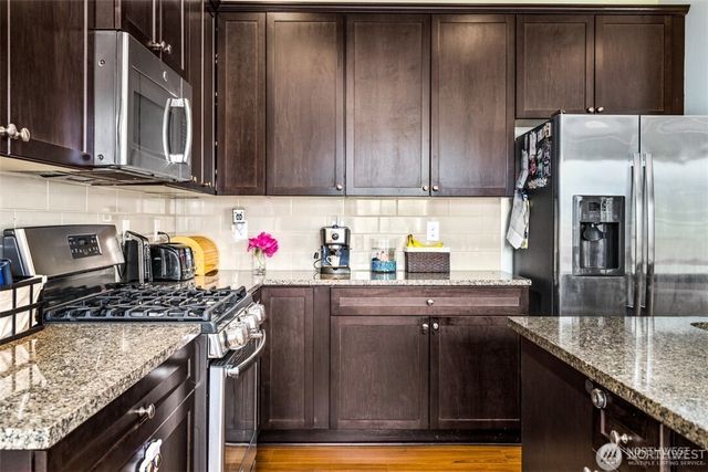 1112 27th Street NW, Puyallup, WA 98371