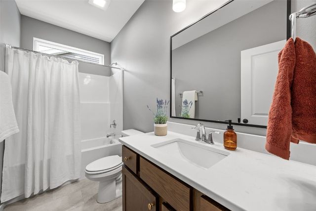 9124 Grand Oaks Drive NE, Cedar Rapids, IA 52402