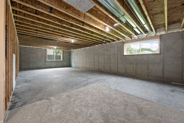 9124 Grand Oaks Drive NE, Cedar Rapids, IA 52402