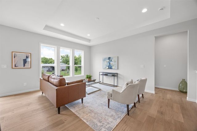 9124 Grand Oaks Drive NE, Cedar Rapids, IA 52402