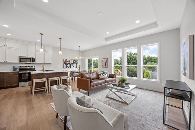 9124 Grand Oaks Drive NE, Cedar Rapids, IA 52402