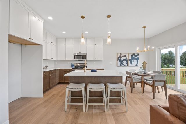 9124 Grand Oaks Drive NE, Cedar Rapids, IA 52402