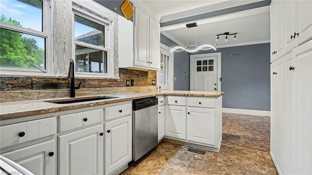 2442 Hoskins Road, Burlington, NC 27215