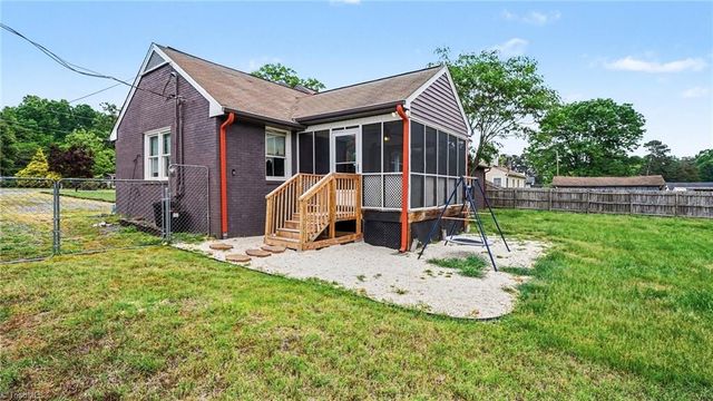 2442 Hoskins Road, Burlington, NC 27215