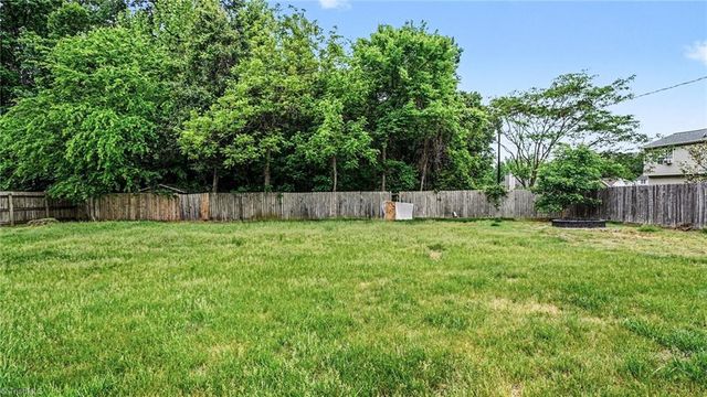 2442 Hoskins Road, Burlington, NC 27215