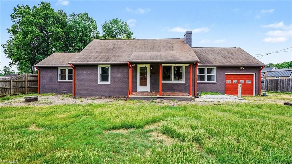 2442 Hoskins Road, Burlington, NC 27215