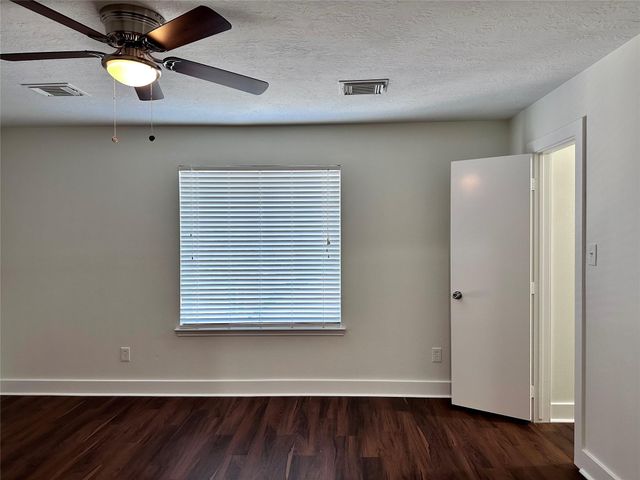 10126 Farrell Drive, Houston, TX 77070