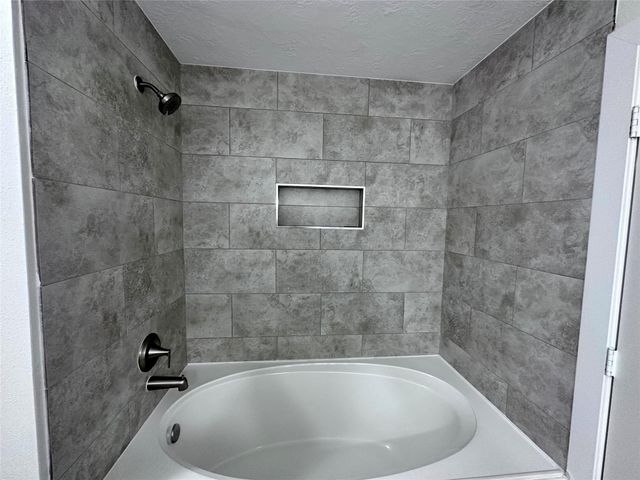 10126 Farrell Drive, Houston, TX 77070