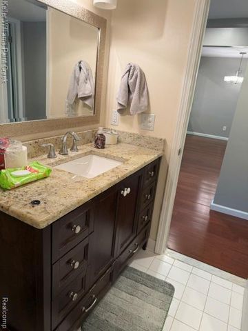 42630 Plymouth Hollow Drive, Plymouth, MI 48170