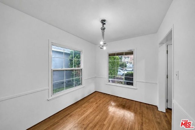 6531 Hayvenhurst Avenue, Los Angeles, CA 91406