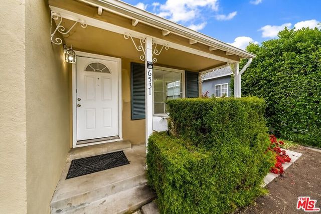 6531 Hayvenhurst Avenue, Los Angeles, CA 91406