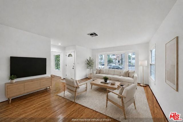 6531 Hayvenhurst Avenue, Los Angeles, CA 91406