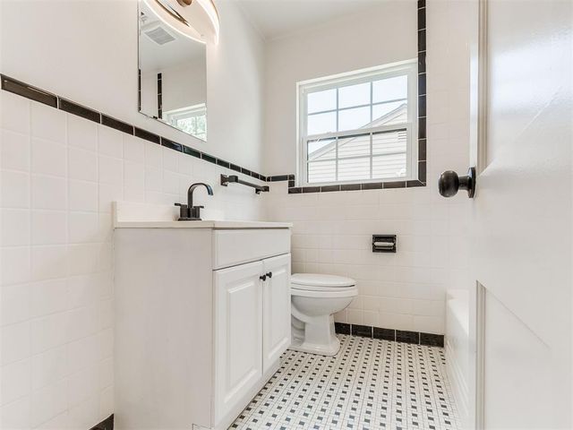 2201 N Roff Avenue, Oklahoma City, OK 73107