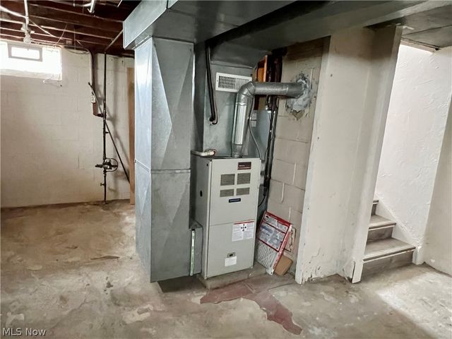 12328 Park Knoll Drive, Garfield Heights, OH 44125