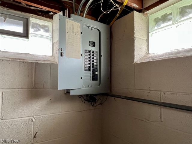 12328 Park Knoll Drive, Garfield Heights, OH 44125