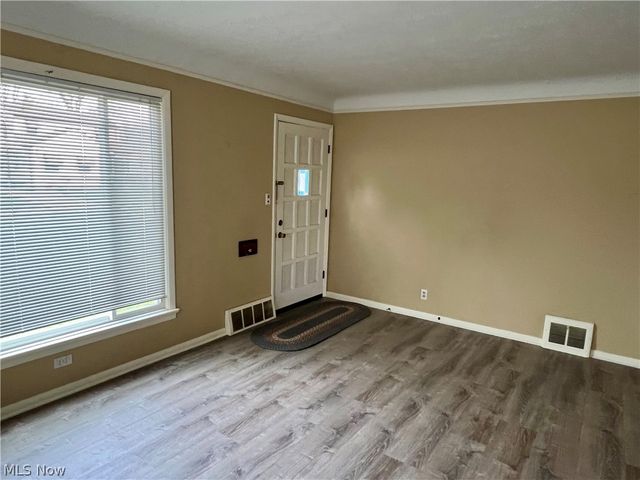 12328 Park Knoll Drive, Garfield Heights, OH 44125