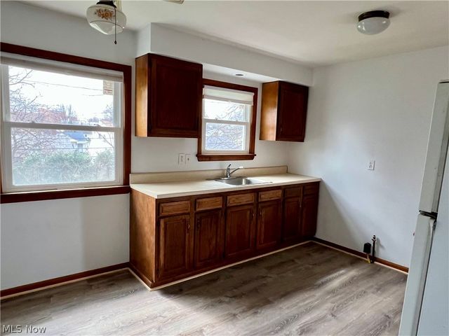 12328 Park Knoll Drive, Garfield Heights, OH 44125