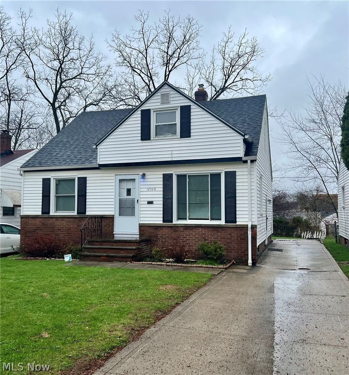 12328 Park Knoll Drive, Garfield Heights, OH 44125