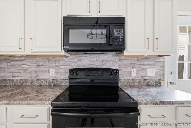 272 W Fairlane Place, Sapulpa, OK 74066