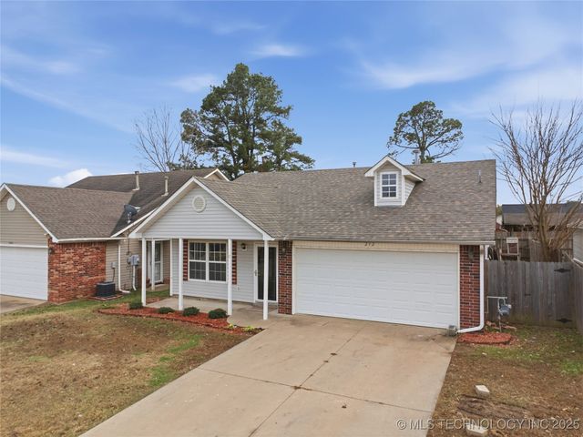 272 W Fairlane Place, Sapulpa, OK 74066