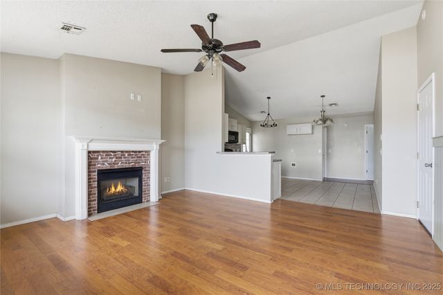 272 W Fairlane Place, Sapulpa, OK 74066