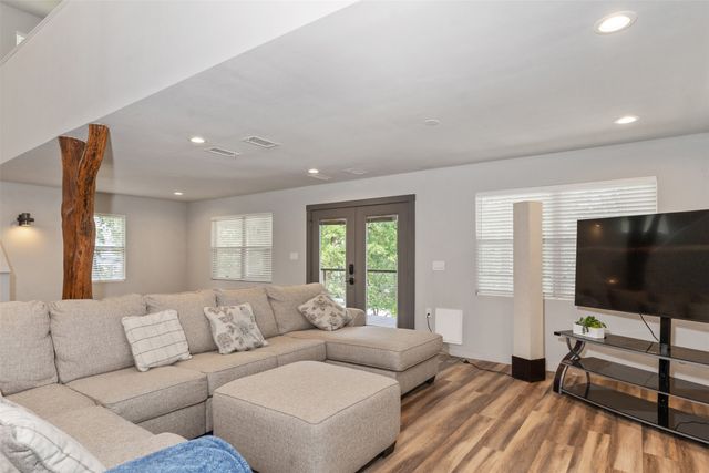 1327 Whispering Springs Drive, Tool, TX 75143