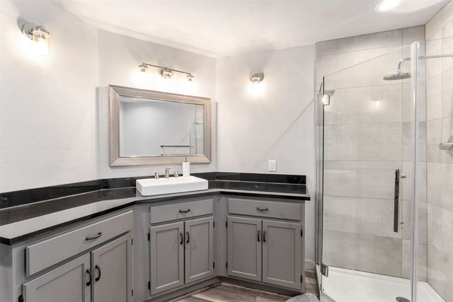 1327 Whispering Springs Drive, Tool, TX 75143