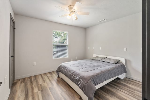 1327 Whispering Springs Drive, Tool, TX 75143