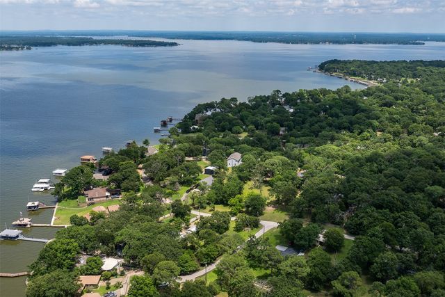 1327 Whispering Springs Drive, Tool, TX 75143