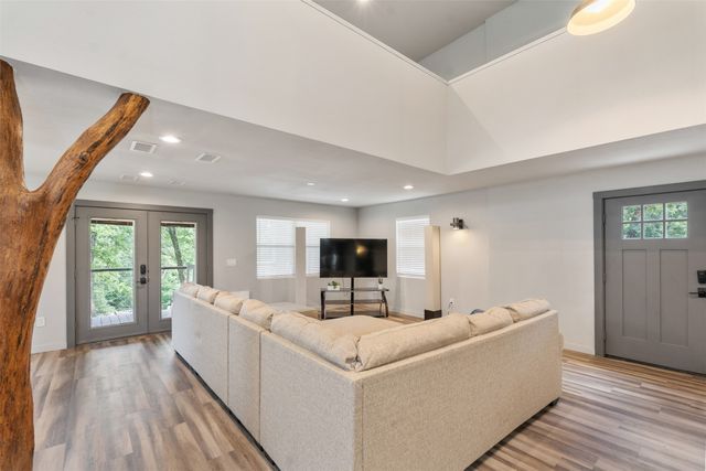 1327 Whispering Springs Drive, Tool, TX 75143