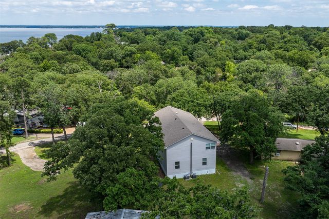 1327 Whispering Springs Drive, Tool, TX 75143