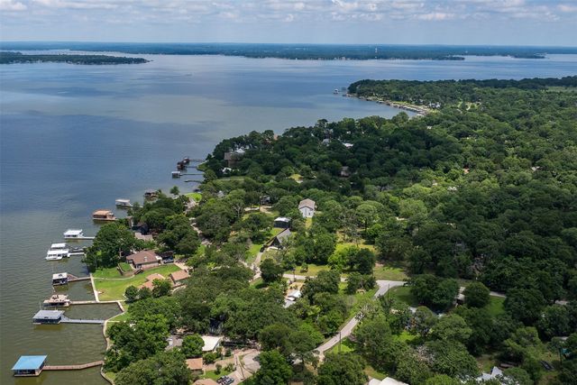 1327 Whispering Springs Drive, Tool, TX 75143