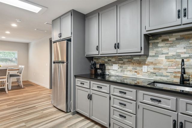 1327 Whispering Springs Drive, Tool, TX 75143