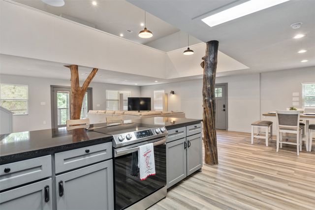 1327 Whispering Springs Drive, Tool, TX 75143