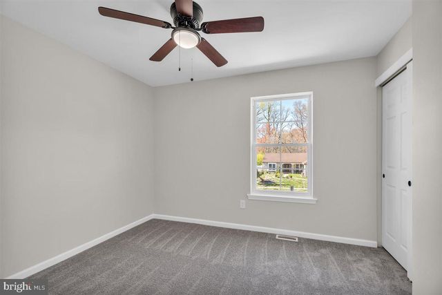 3 LONG BOW DR, Sewell, NJ 08080