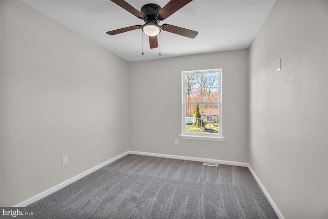 3 LONG BOW DR, Sewell, NJ 08080