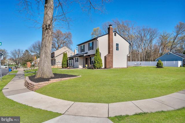 3 LONG BOW DR, Sewell, NJ 08080