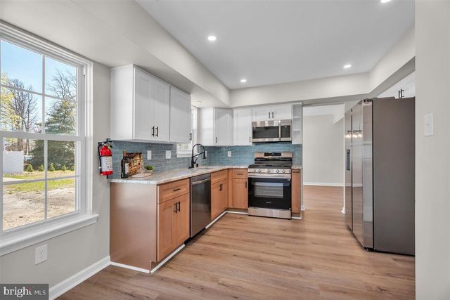 3 LONG BOW DR, Sewell, NJ 08080