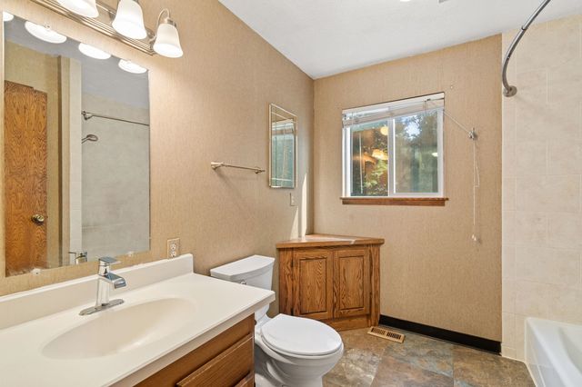 2526 E Nicklaus Pl, Spokane, WA 99223