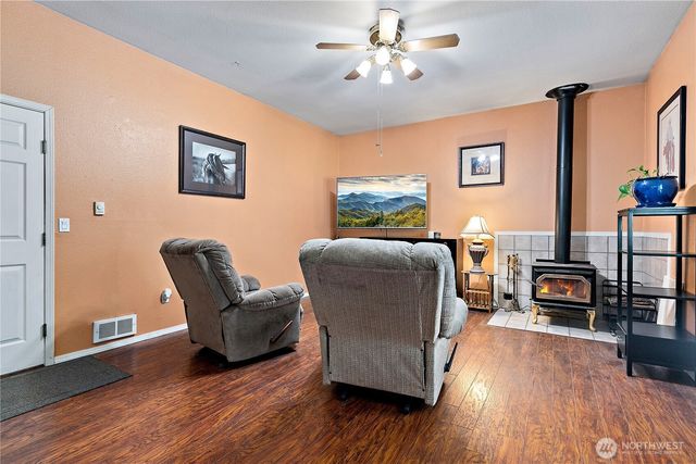 11404 208th Avenue E, Bonney Lake, WA 98391