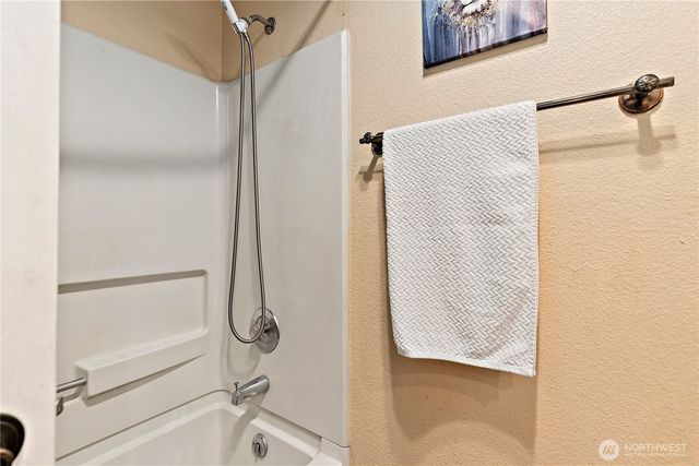 11404 208th Avenue E, Bonney Lake, WA 98391