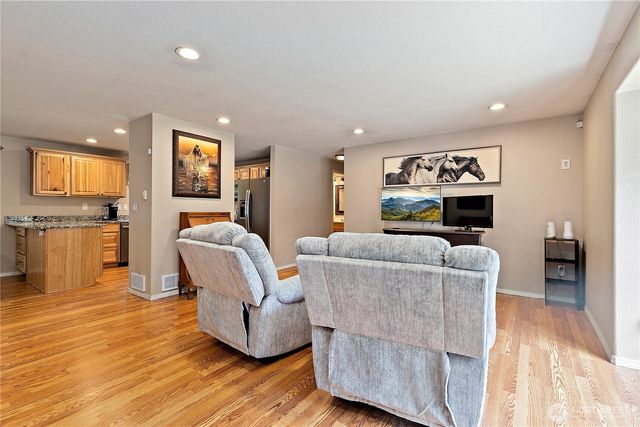 11404 208th Avenue E, Bonney Lake, WA 98391