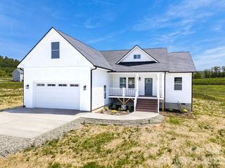 654 Beehive Road, Hendersonville, NC 28792
