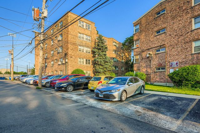 2142 W Rosemont Avenue 1A, Chicago, IL 60659
