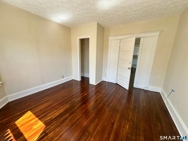 15-17 Beacon Street 2nd floor, Hartford, CT 06105