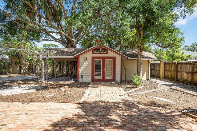 1743 8TH STREET, Sarasota, FL 34236